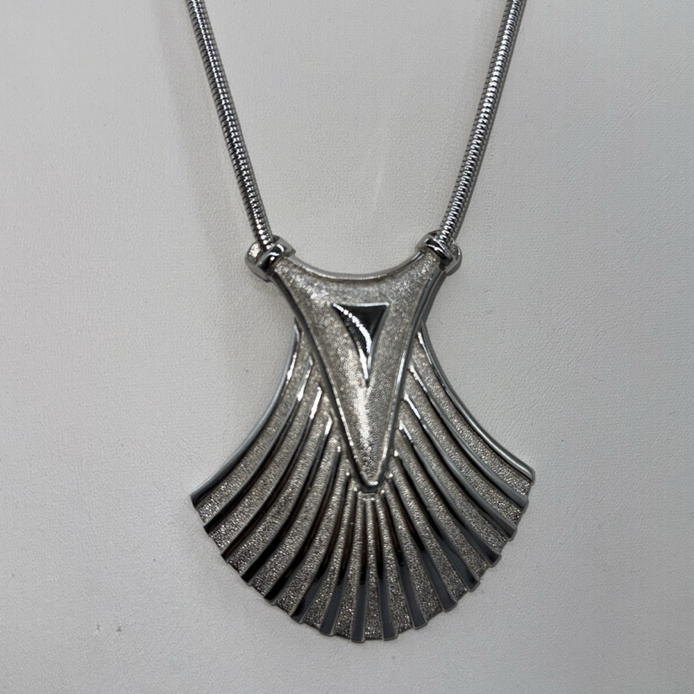 CROWN Trifari Art Deco Silver Snake Chain With Pendant Necklace
